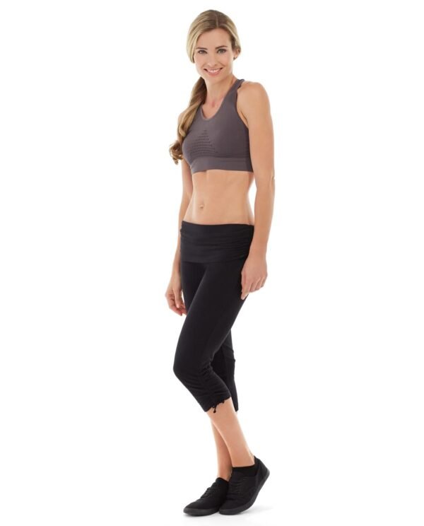 wp09-black_outfit.jpg Carina Basic Capri