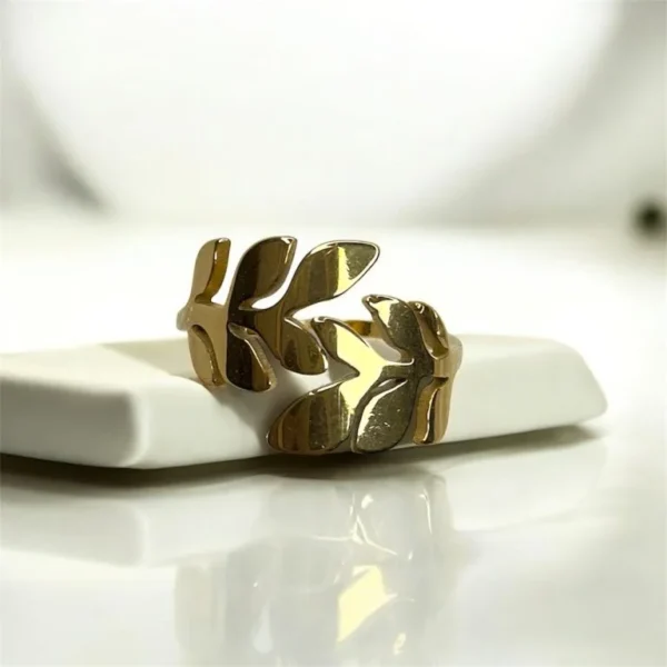 ITMerce White Blossom Elegance Ring White Floral Adjustable Ring